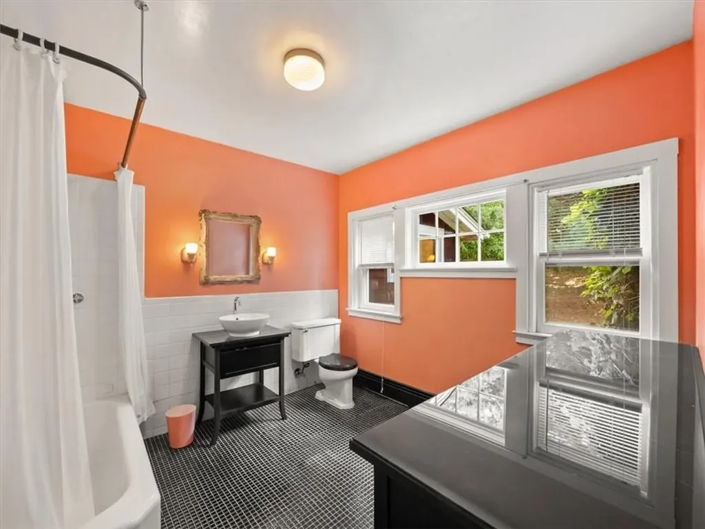 15 East Lane Spring Valley NY 10977