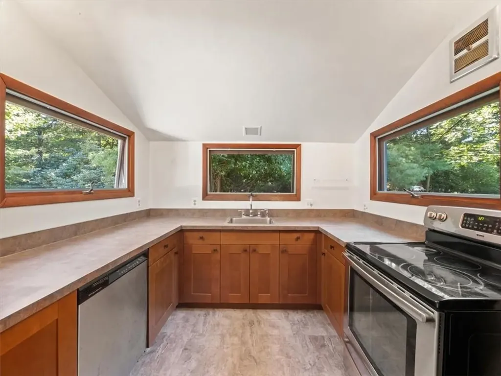 15 East Lane Spring Valley NY 10977