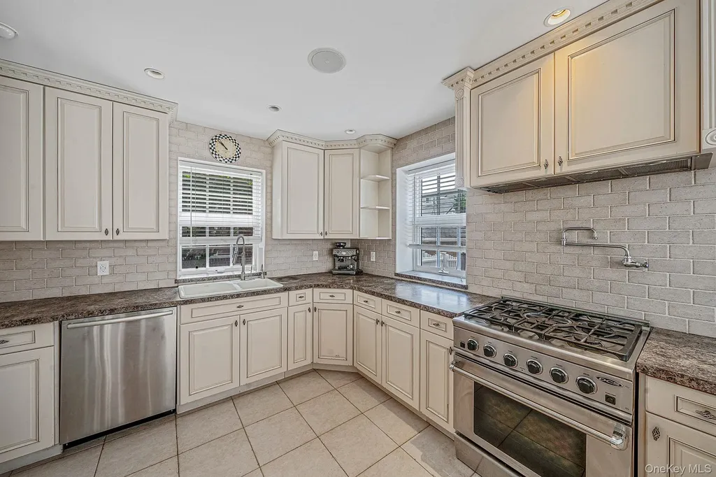 58 85th Street Brooklyn NY 11209