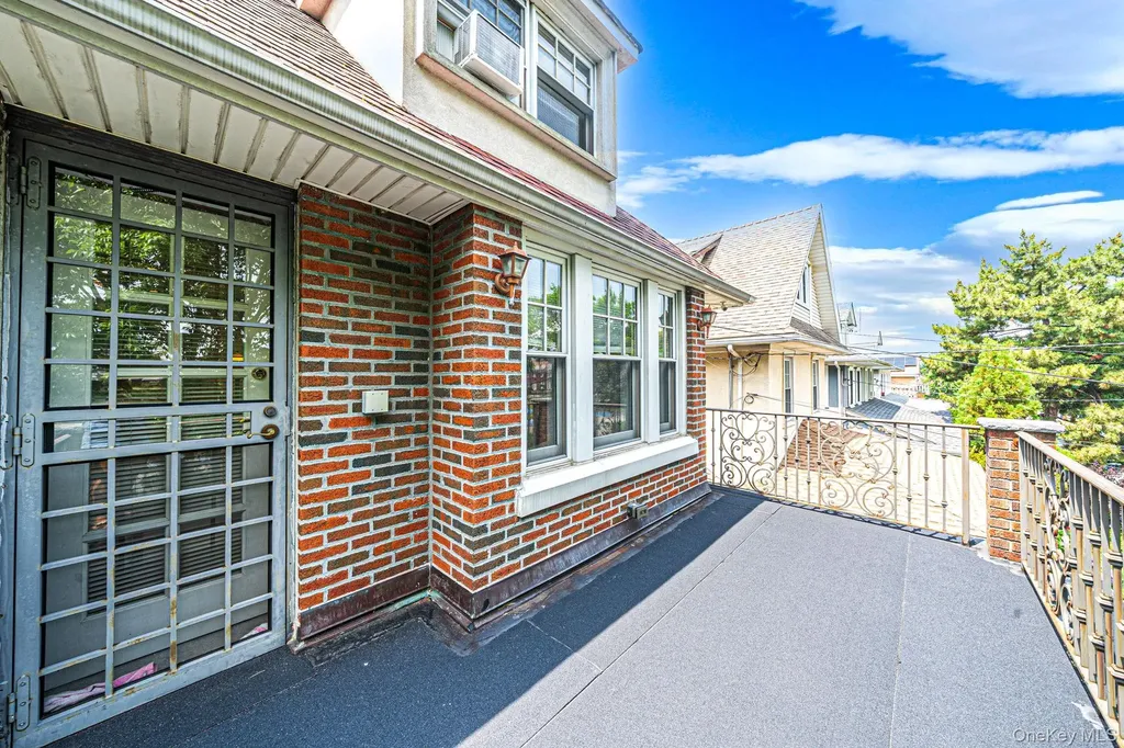 58 85th Street Brooklyn NY 11209