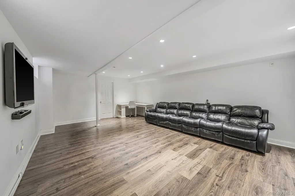 58 85th Street Brooklyn NY 11209