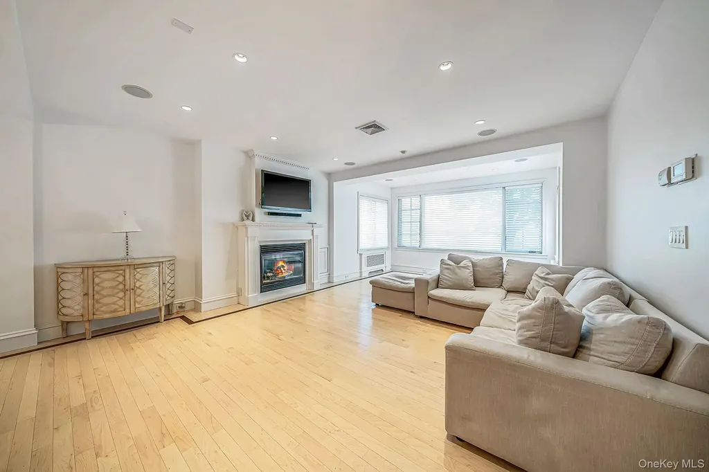 58 85th Street Brooklyn NY 11209