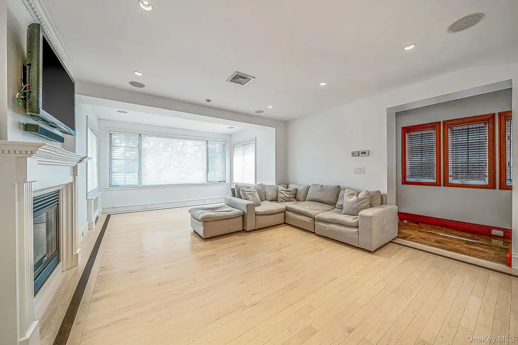58 85th Street Brooklyn NY 11209