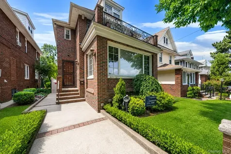 58 85th Street Brooklyn NY 11209