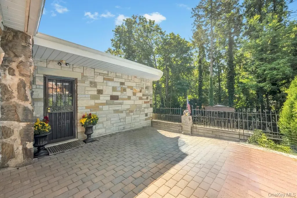 122 Dawn Road Rocky Point NY 11778