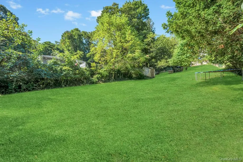 122 Dawn Road Rocky Point NY 11778