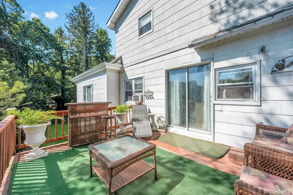 122 Dawn Road Rocky Point NY 11778