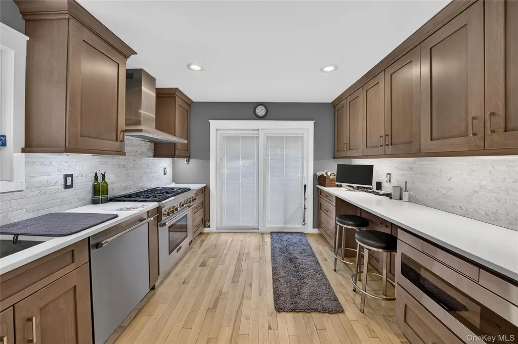 29 Beech Avenue Farmingville NY 11738