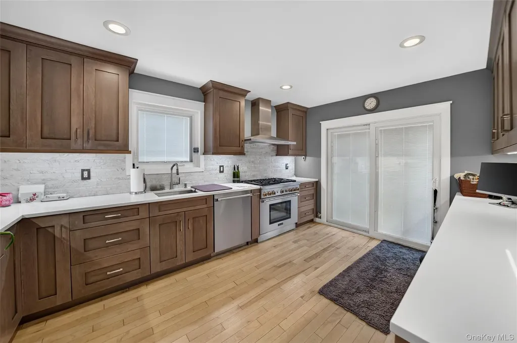 29 Beech Avenue Farmingville NY 11738