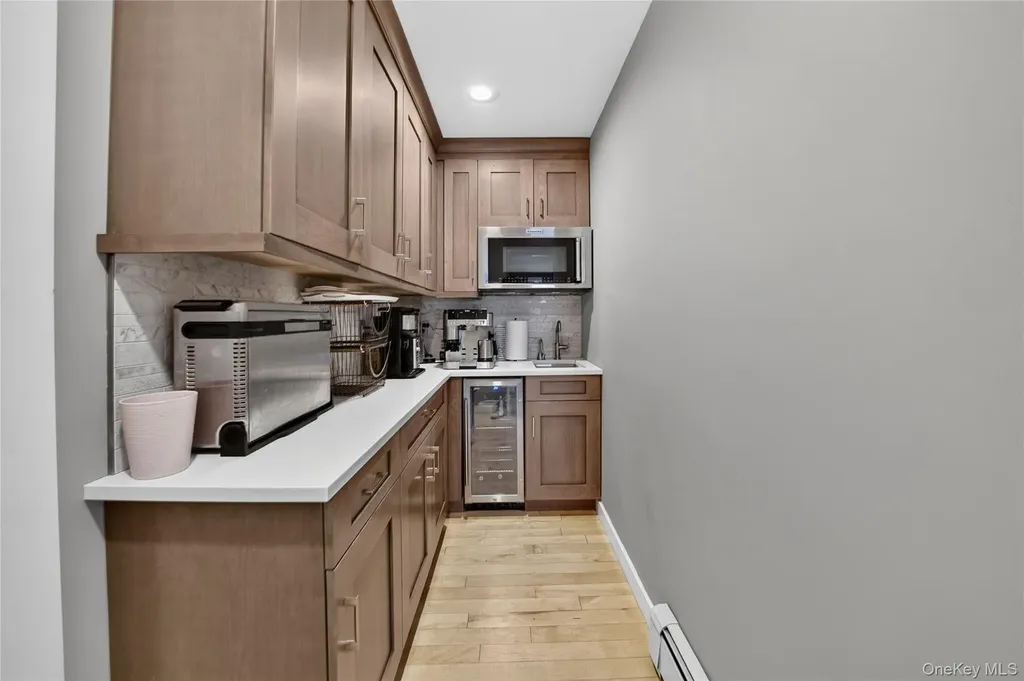 29 Beech Avenue Farmingville NY 11738