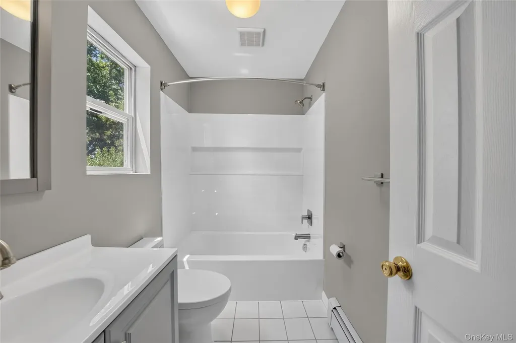 29 Beech Avenue Farmingville NY 11738