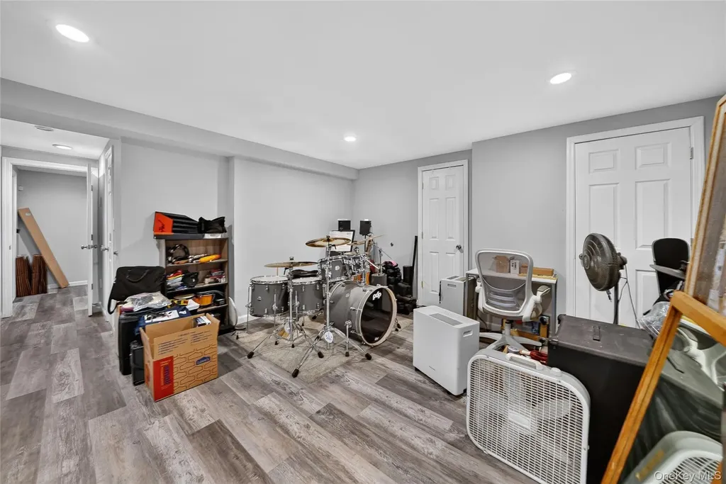 29 Beech Avenue Farmingville NY 11738