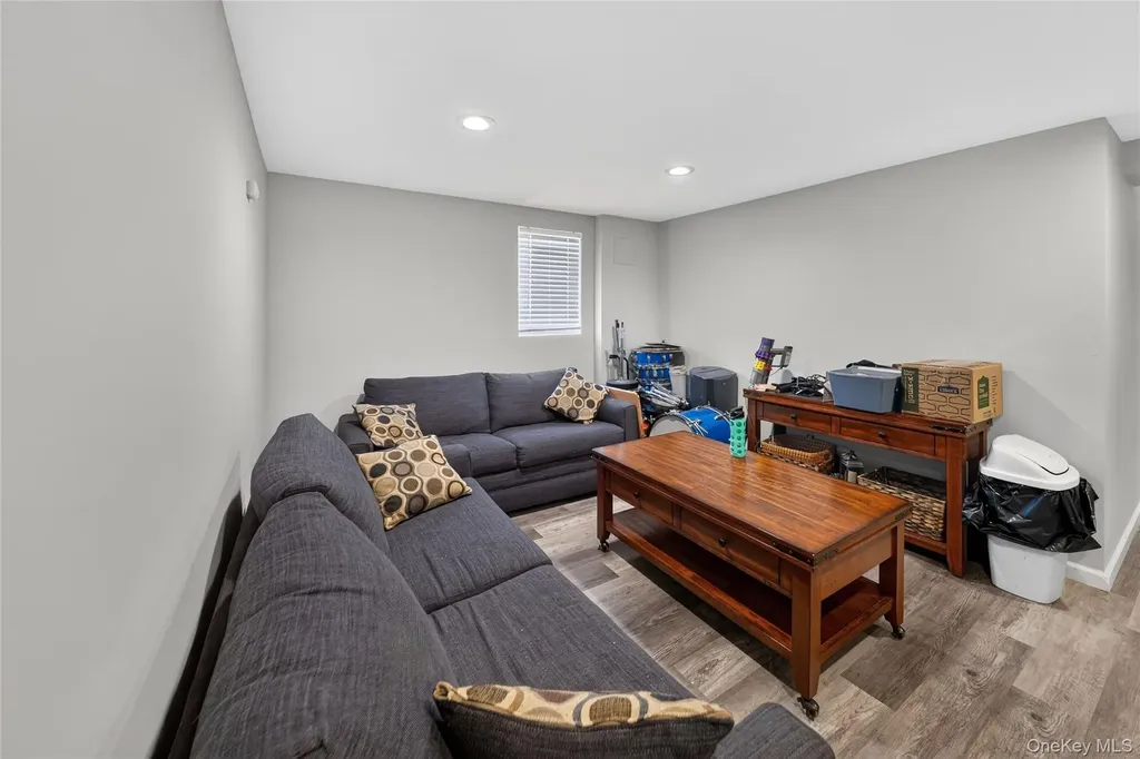 29 Beech Avenue Farmingville NY 11738