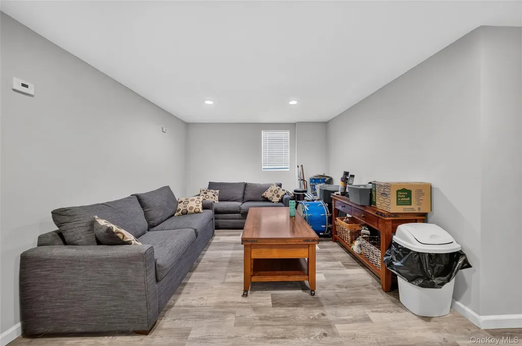 29 Beech Avenue Farmingville NY 11738