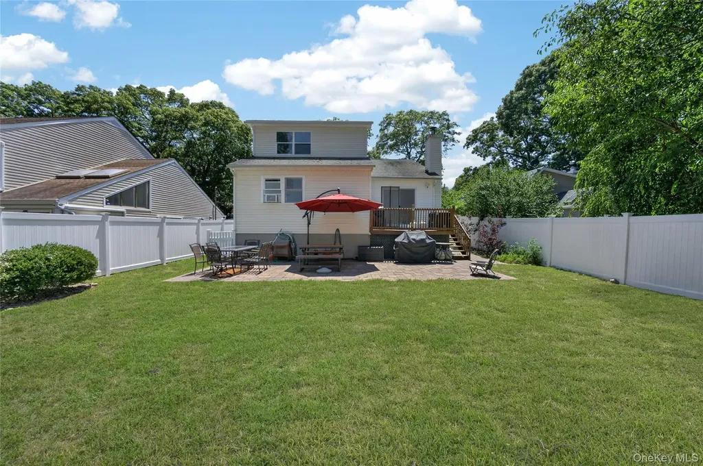 29 Beech Avenue Farmingville NY 11738