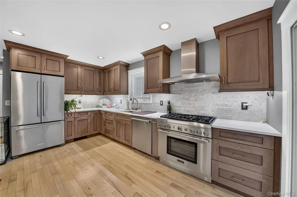 29 Beech Avenue Farmingville NY 11738