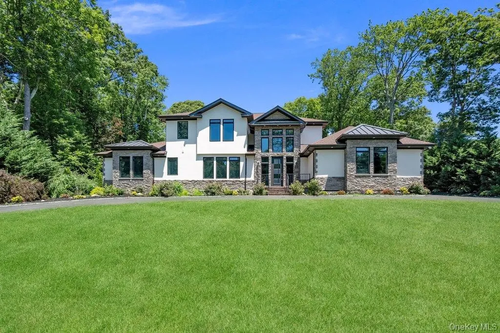 21 Arista Drive Dix Hills NY 11746