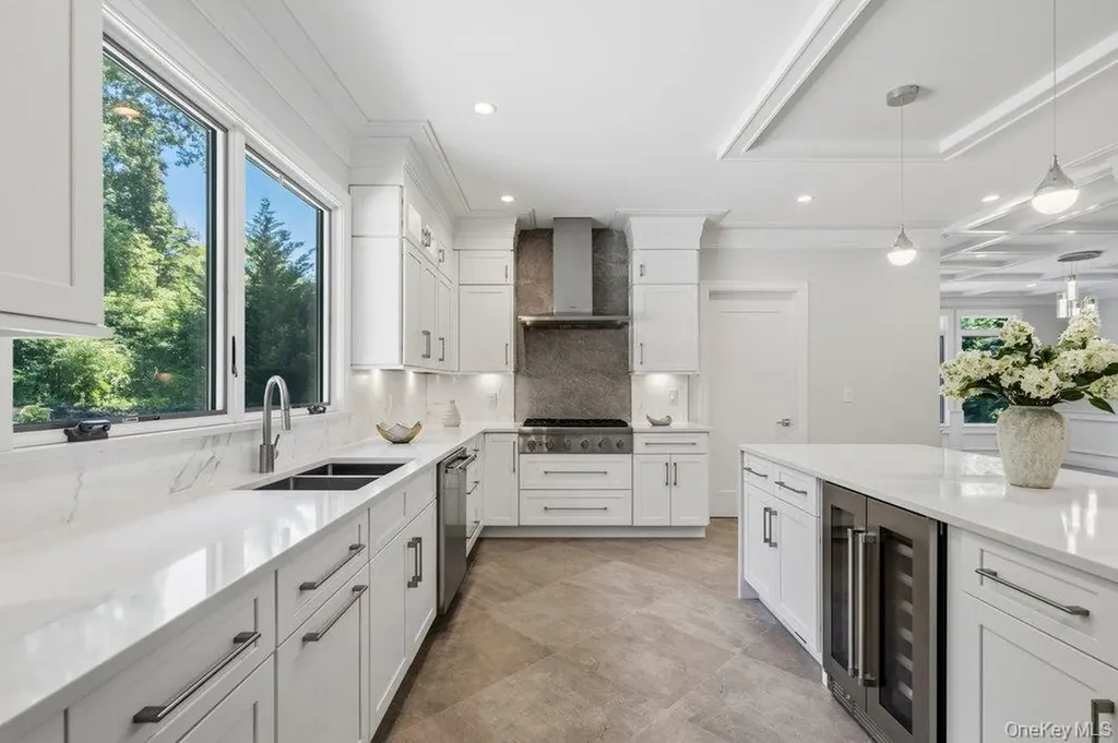 21 Arista Drive Dix Hills NY 11746
