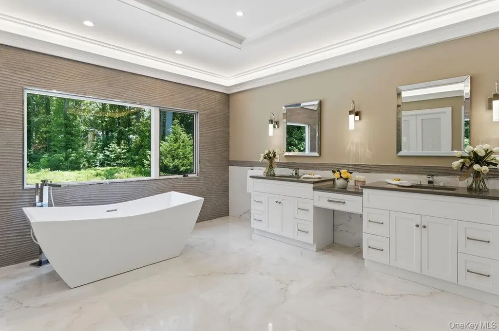 21 Arista Drive Dix Hills NY 11746