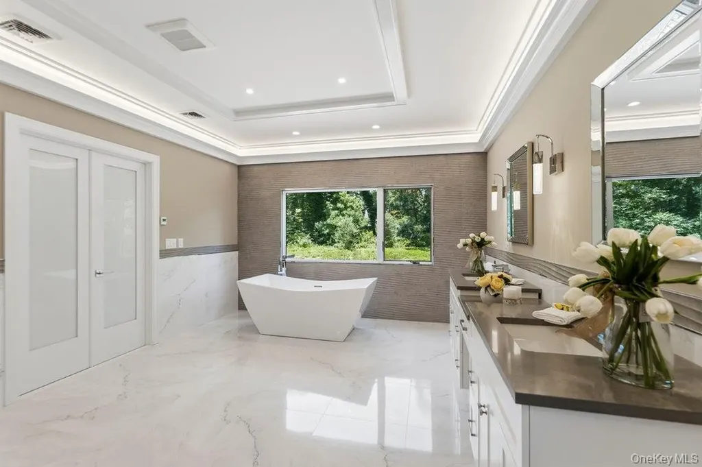 21 Arista Drive Dix Hills NY 11746