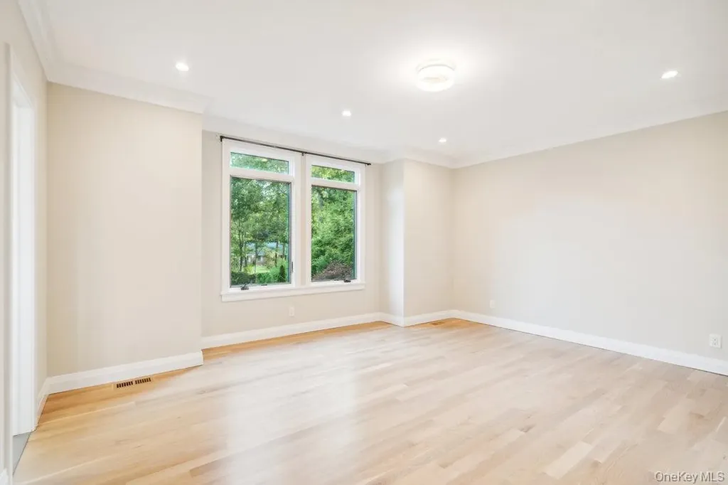 21 Arista Drive Dix Hills NY 11746