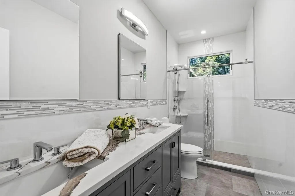 21 Arista Drive Dix Hills NY 11746