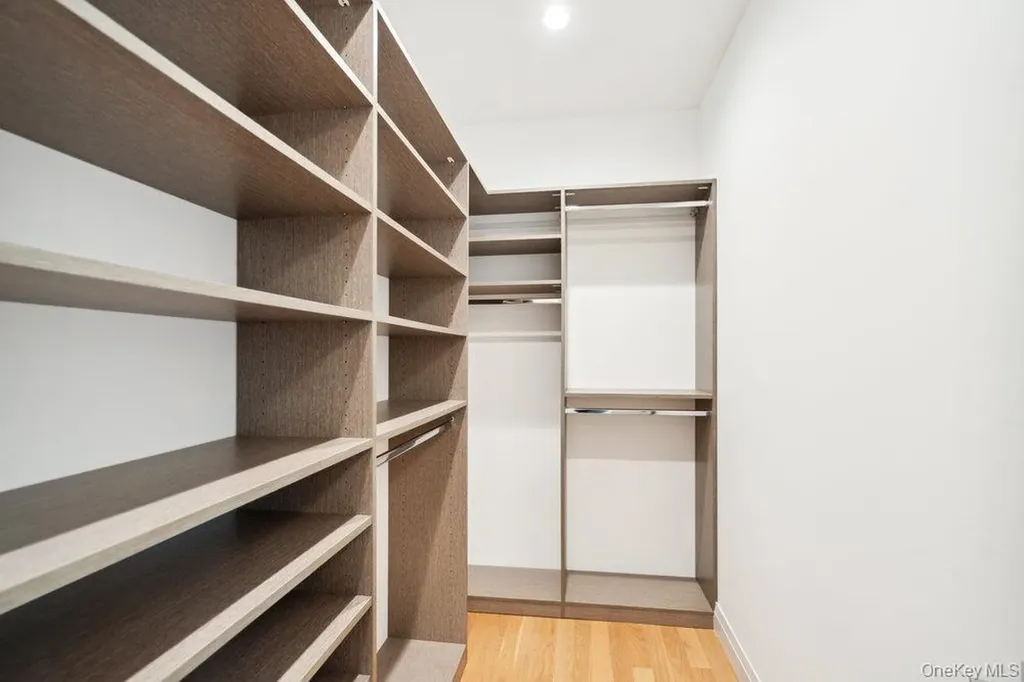 21 Arista Drive Dix Hills NY 11746