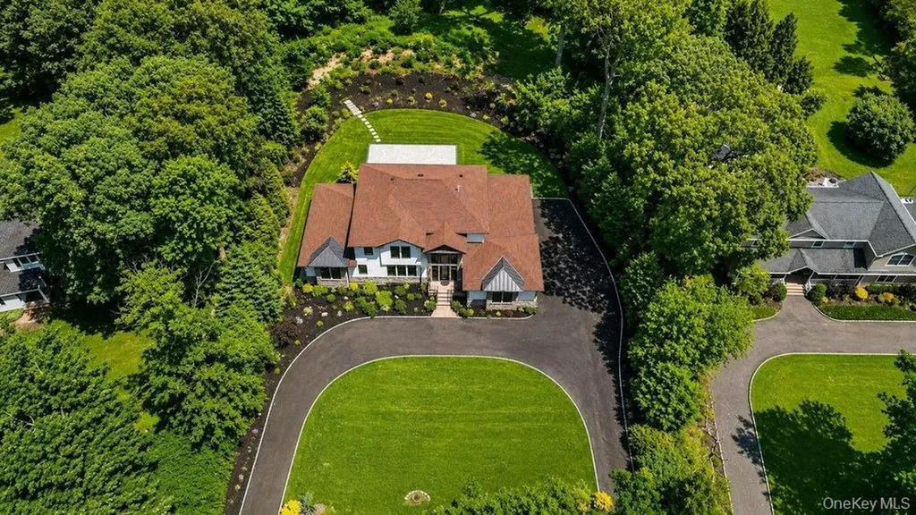 21 Arista Drive Dix Hills NY 11746