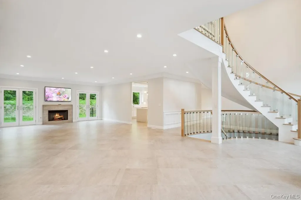 21 Arista Drive Dix Hills NY 11746