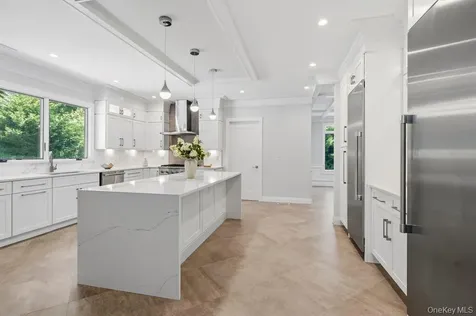 21 Arista Drive Dix Hills NY 11746