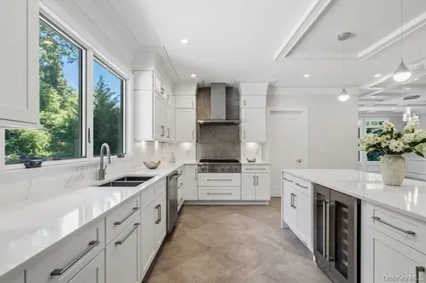 21 Arista Drive Dix Hills NY 11746