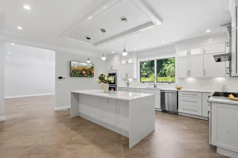21 Arista Drive Dix Hills NY 11746