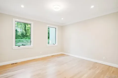 21 Arista Drive Dix Hills NY 11746