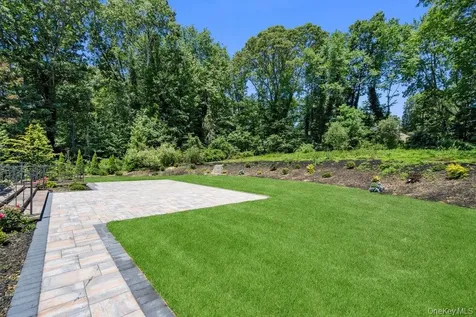 21 Arista Drive Dix Hills NY 11746