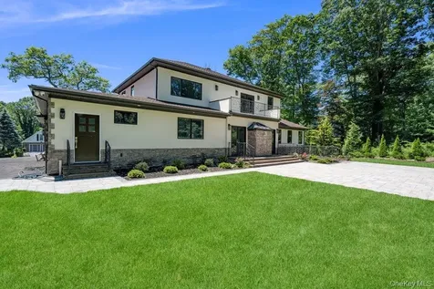 21 Arista Drive Dix Hills NY 11746