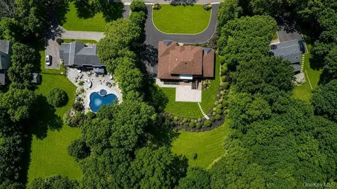 21 Arista Drive Dix Hills NY 11746