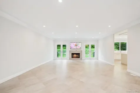 21 Arista Drive Dix Hills NY 11746
