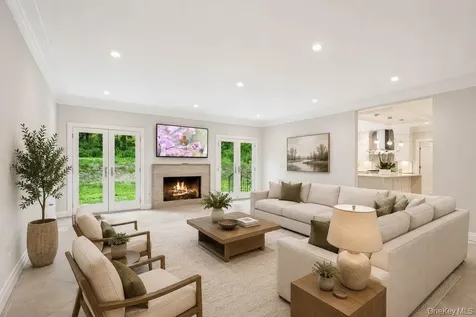 21 Arista Drive Dix Hills NY 11746