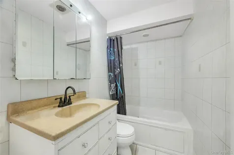 40 Columbia Street Bethpage NY 11714