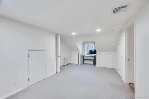 40 Columbia Street Bethpage NY 11714