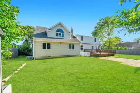 40 Columbia Street Bethpage NY 11714