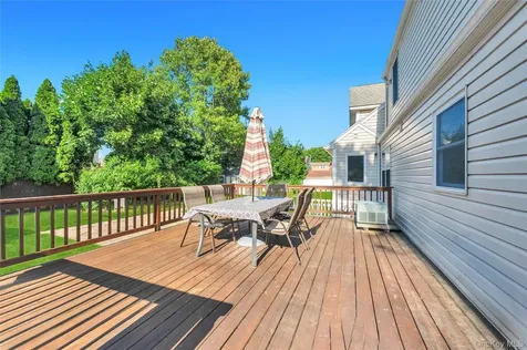 40 Columbia Street Bethpage NY 11714
