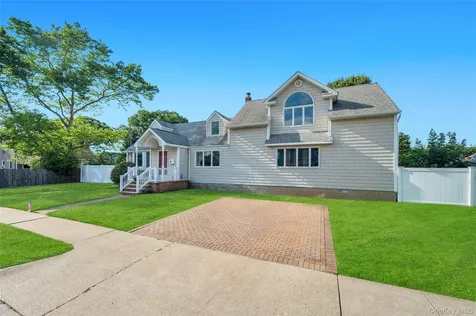 40 Columbia Street Bethpage NY 11714