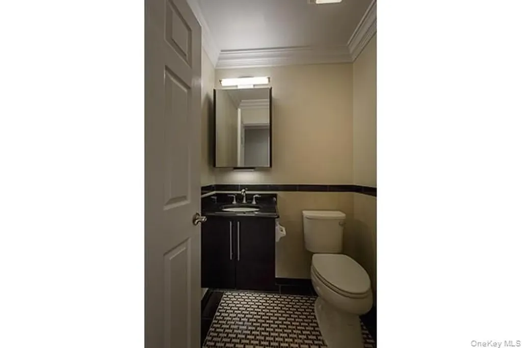 565 Merrick Road Rockville Centre NY 11570