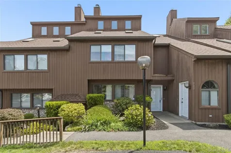 702 Scenic Lane Poughkeepsie NY 12603