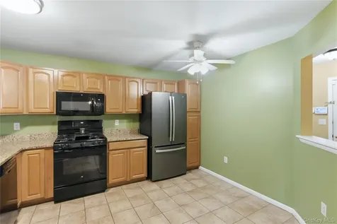 702 Scenic Lane Poughkeepsie NY 12603