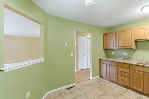 702 Scenic Lane Poughkeepsie NY 12603