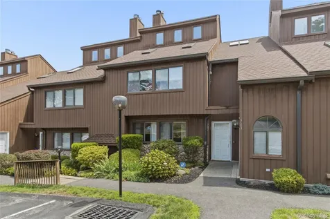 702 Scenic Lane Poughkeepsie NY 12603