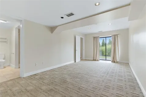 702 Scenic Lane Poughkeepsie NY 12603