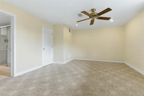 702 Scenic Lane Poughkeepsie NY 12603